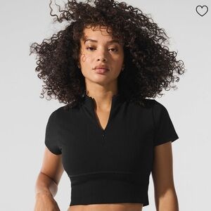 Seamless Winter Warm Plush Cropped
Short Sleeve